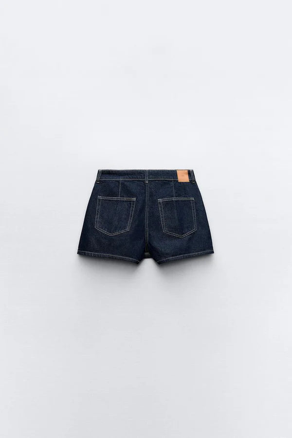 Ensemble avec top court et jupe en jean