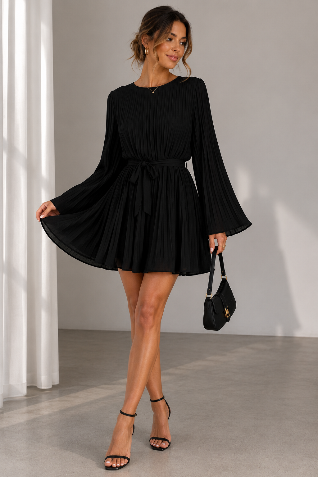 Women's short pleated dress with round neckline and relaxed silhouette