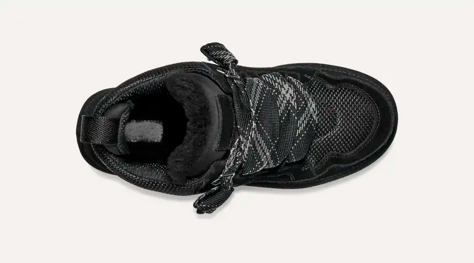 Basket plateforme femme, lacets plats, empiècements sur tige, doublure fausse fourrure visible