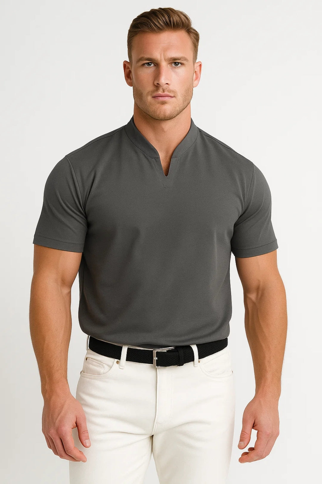 T-shirt moderne avec col ouvert sans boutons
