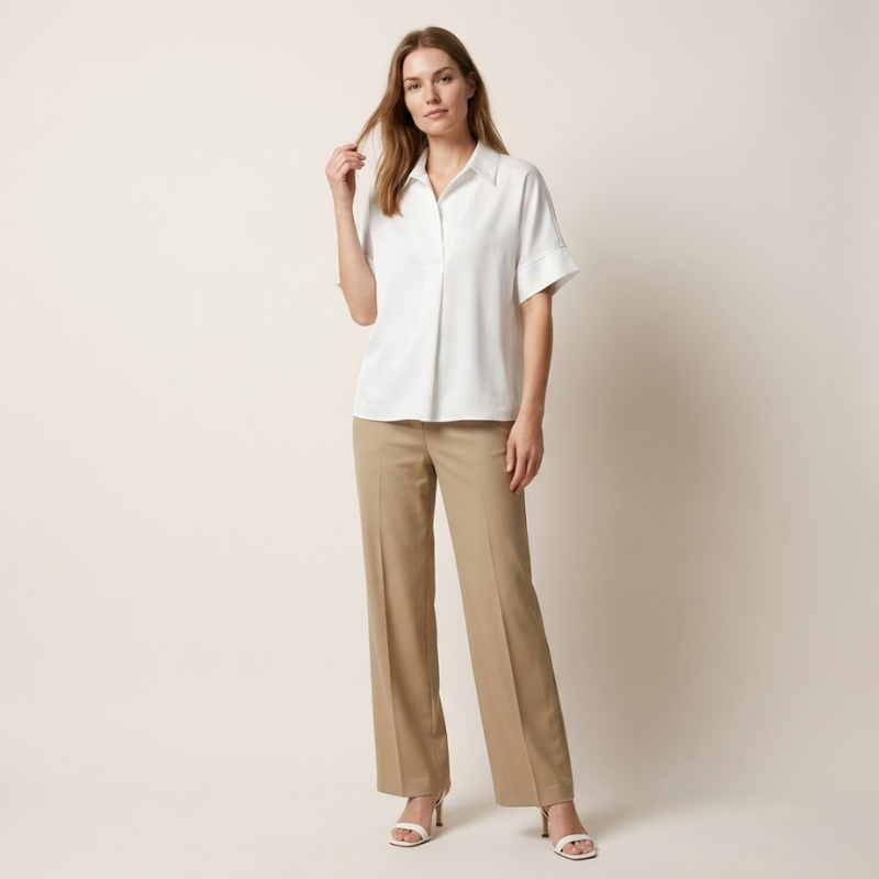 Chemise fluide à manches courtes, col ouvert, coupe droite, pour femme — vue de face