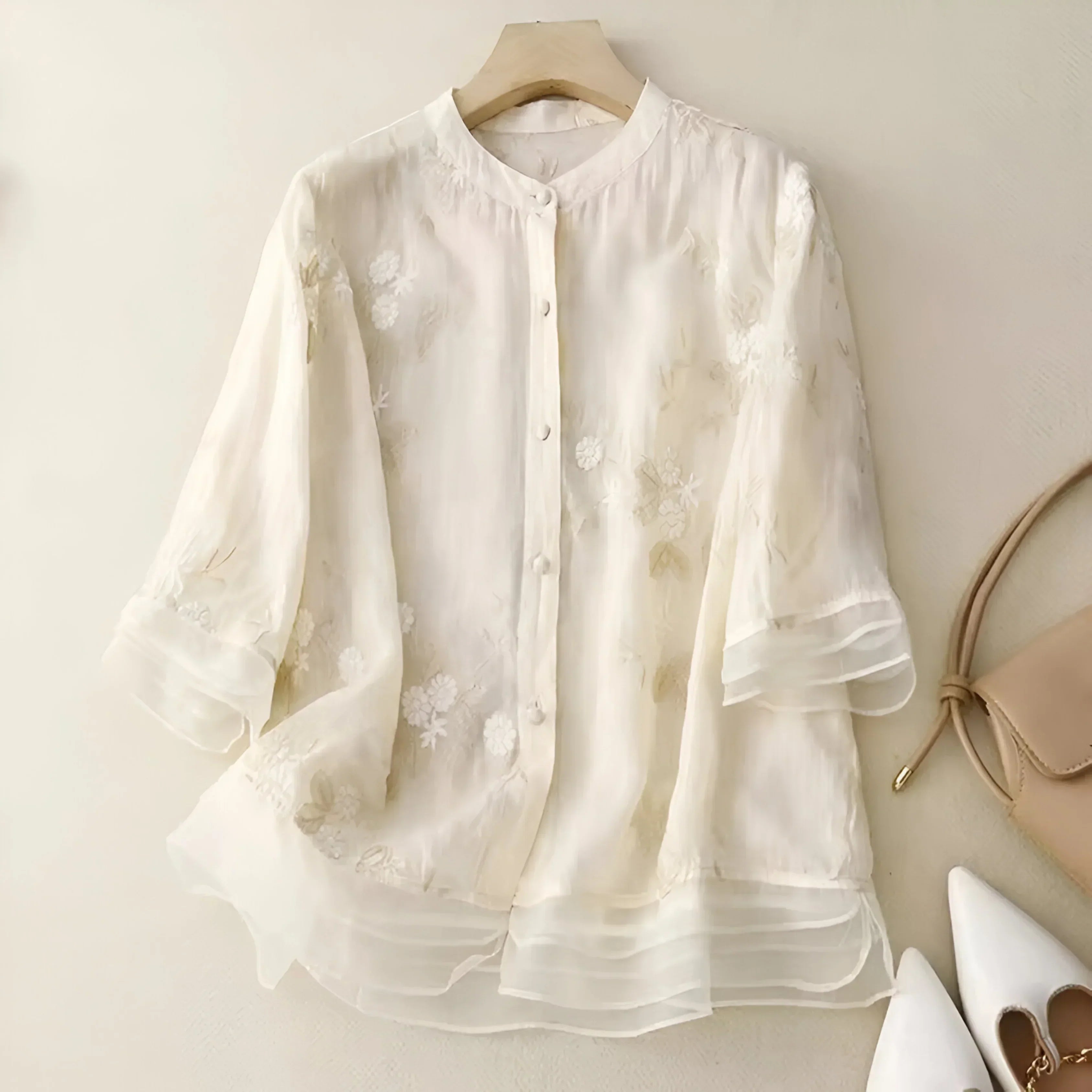 Blouse en coton transparent à broderies florales, col officier, manches trois-quarts, femme