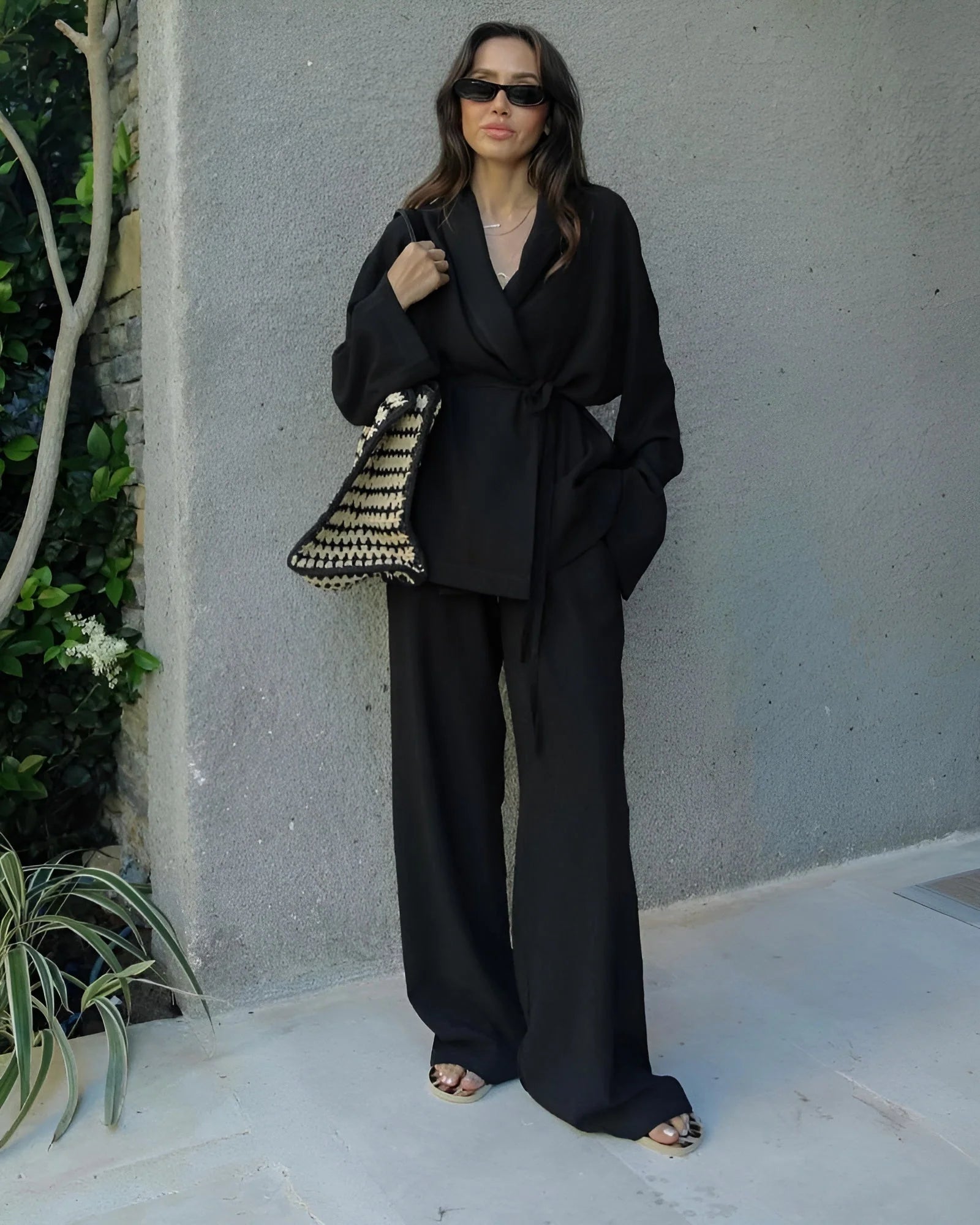 Ensemble avec haut croisé et pantalon large