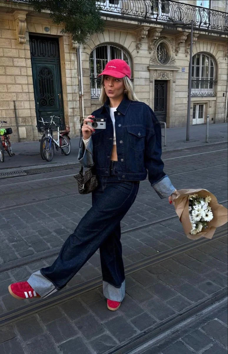 Ensemble en denim avec veste courte et jean large