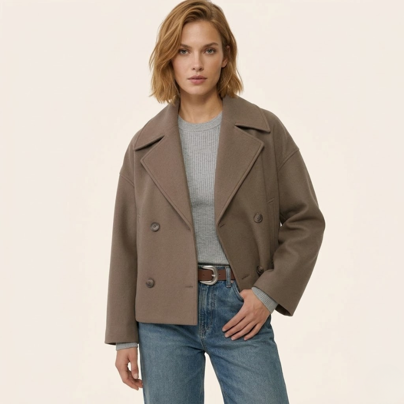 Manteau court croisé à revers larges, ceinture nouée, coupe ajustée femme