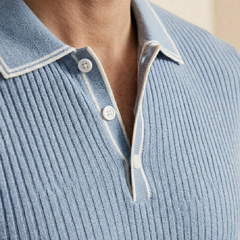 Polo en maille côtelée avec col boutonné contrasté, détail encolure, homme