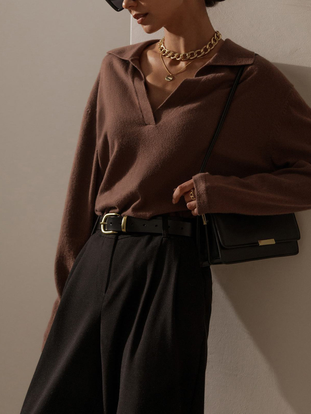 Pull en maille avec ouverture en V et finition simple