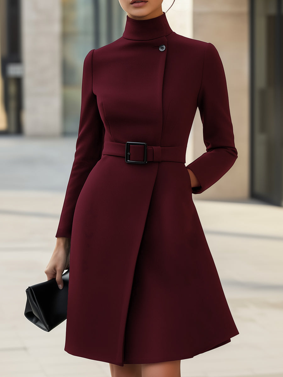 Robe avec jupe évasée et ceinture intégrée