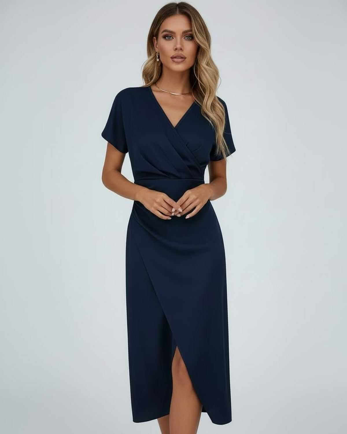 Robe midi drapée à col V cache-cœur, coupe ajustée, manches courtes, fente avant