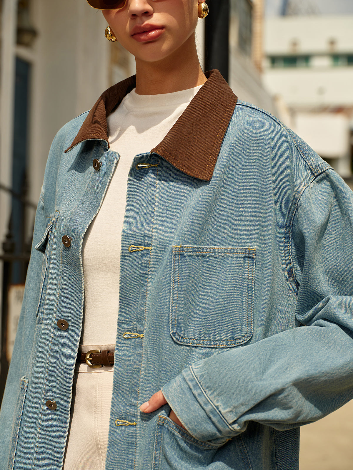Veste en denim avec fermeture boutonnée