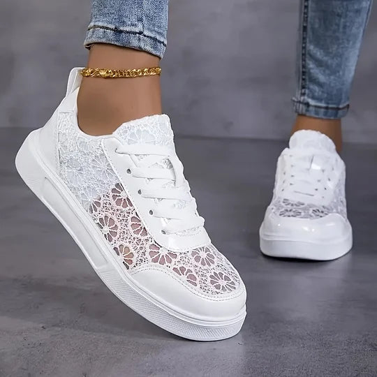 Women's lace-detail sneakers with flat sole and spring-summer styling
