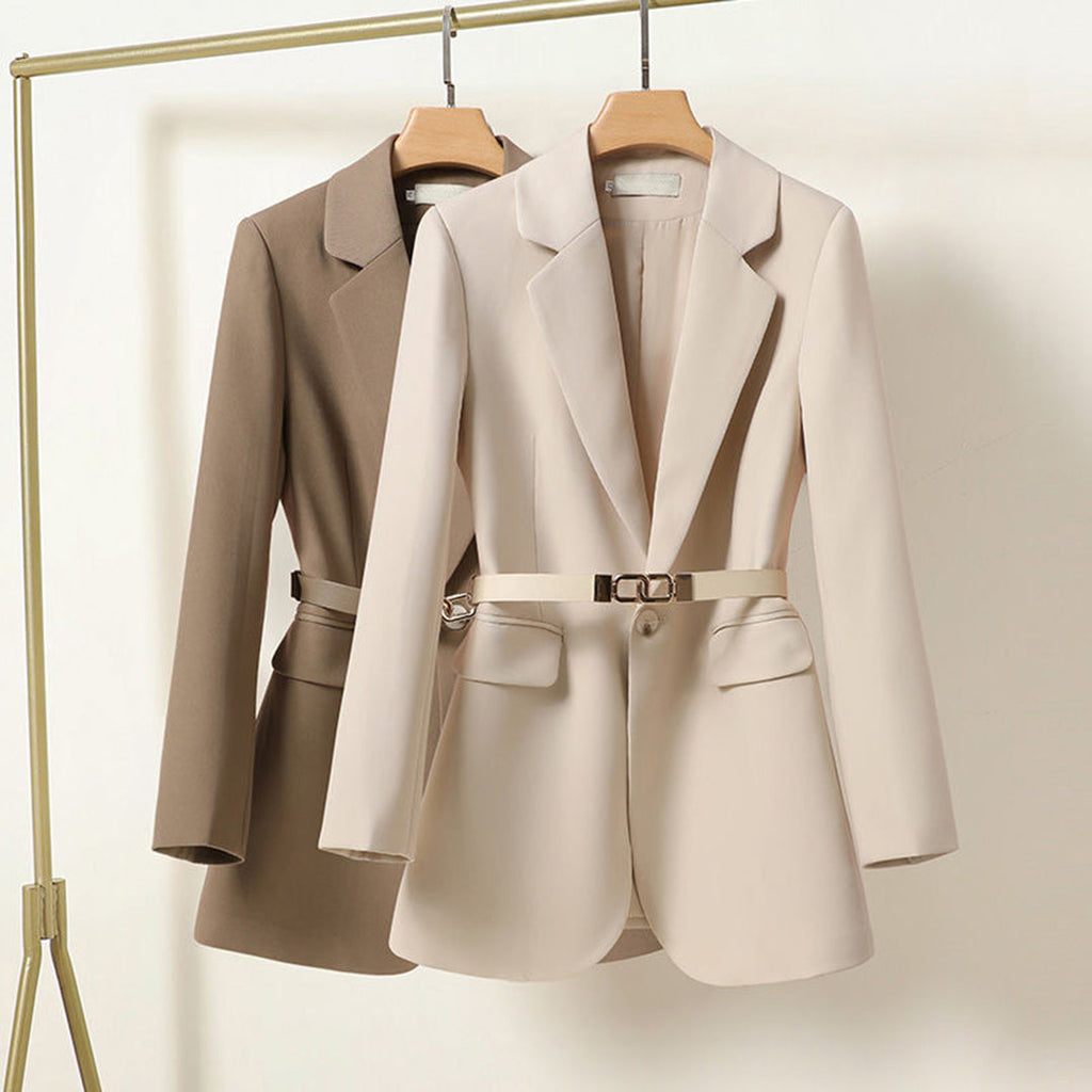 Veste de tailleur boutonnée avec ceinture à la taille, coupe droite femme