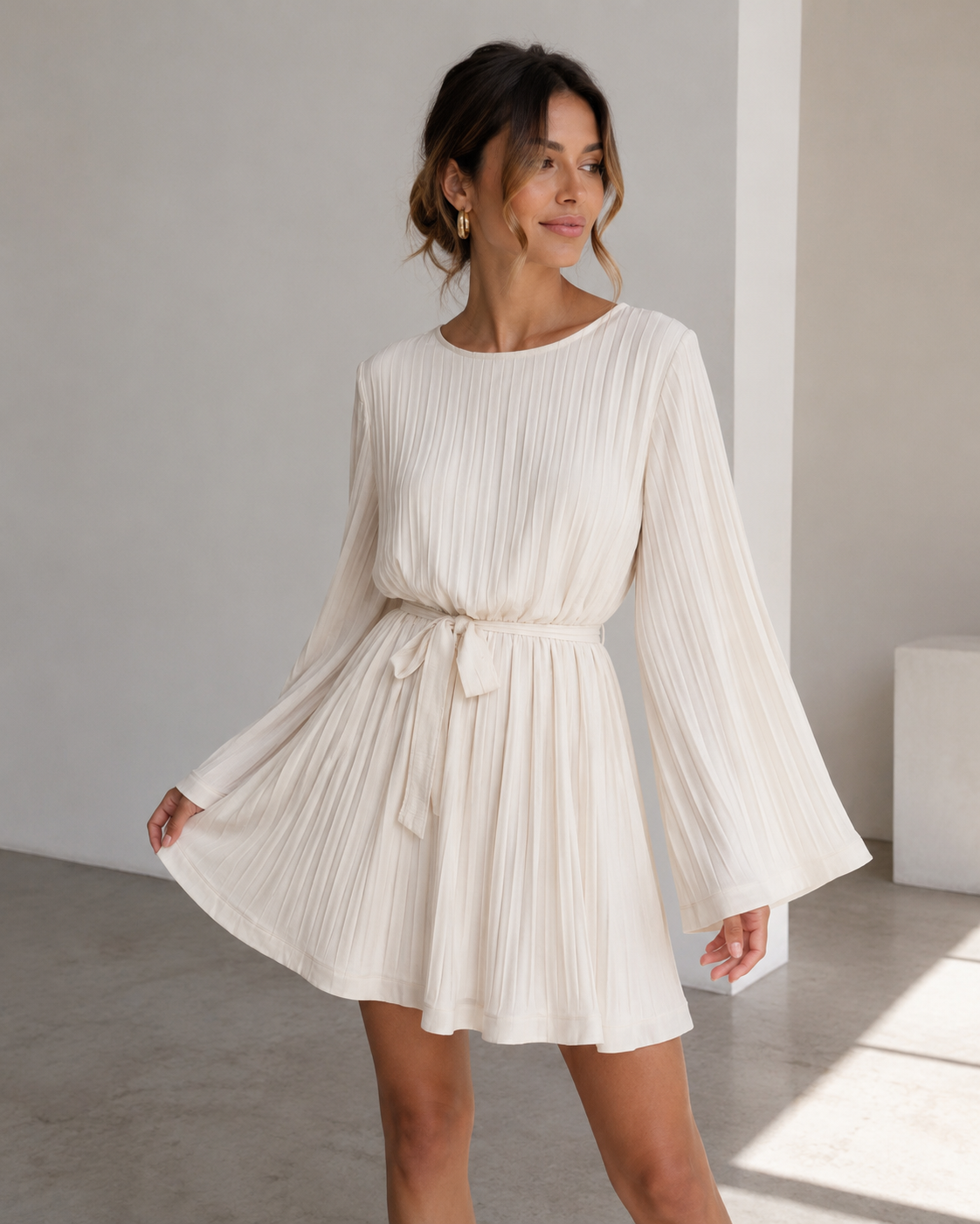 Women's pleated mini dress with wide sleeves and adjustable waist tie
