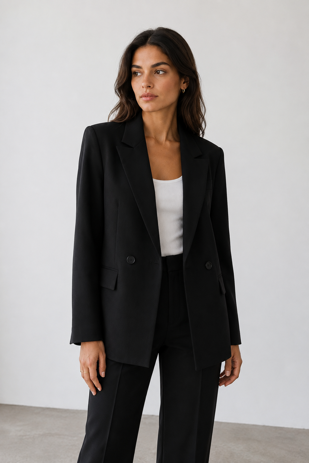 Structured woven blazer with double-breasted buttoning and clean cuff detail