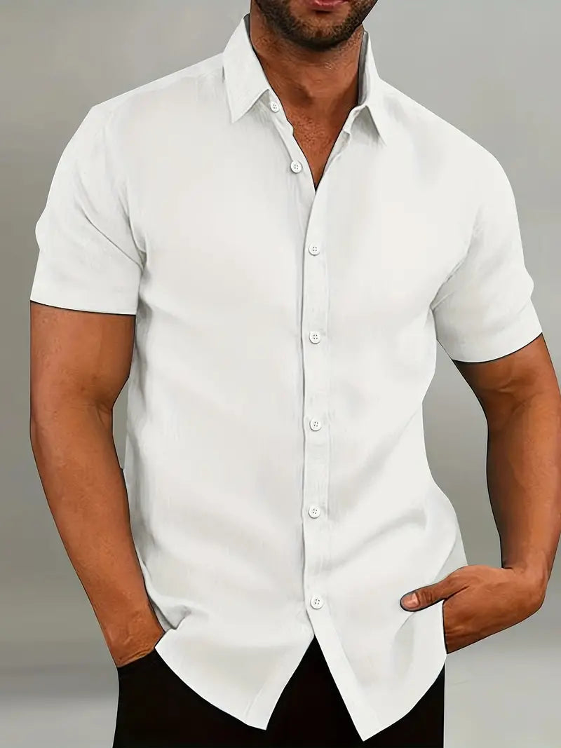 Chemise légère boutonnée à manches courtes, col droit et coupe ajustée pour homme