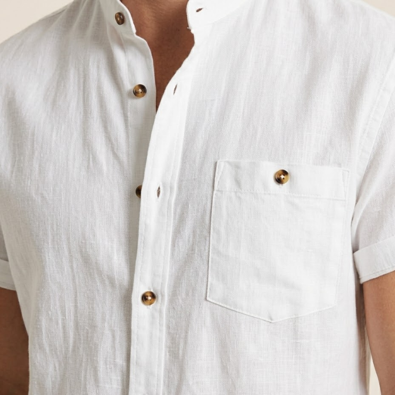 Chemise légère en lin, col montant, manches courtes, usage quotidien