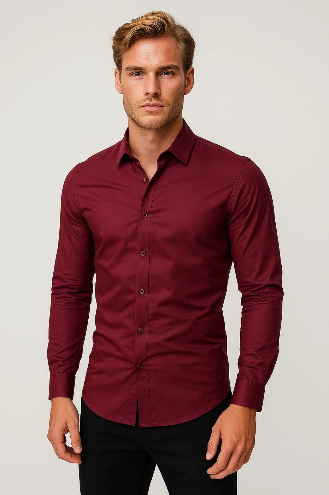 Chemise homme coupe cintrée en matière extensible, manches longues boutonnées