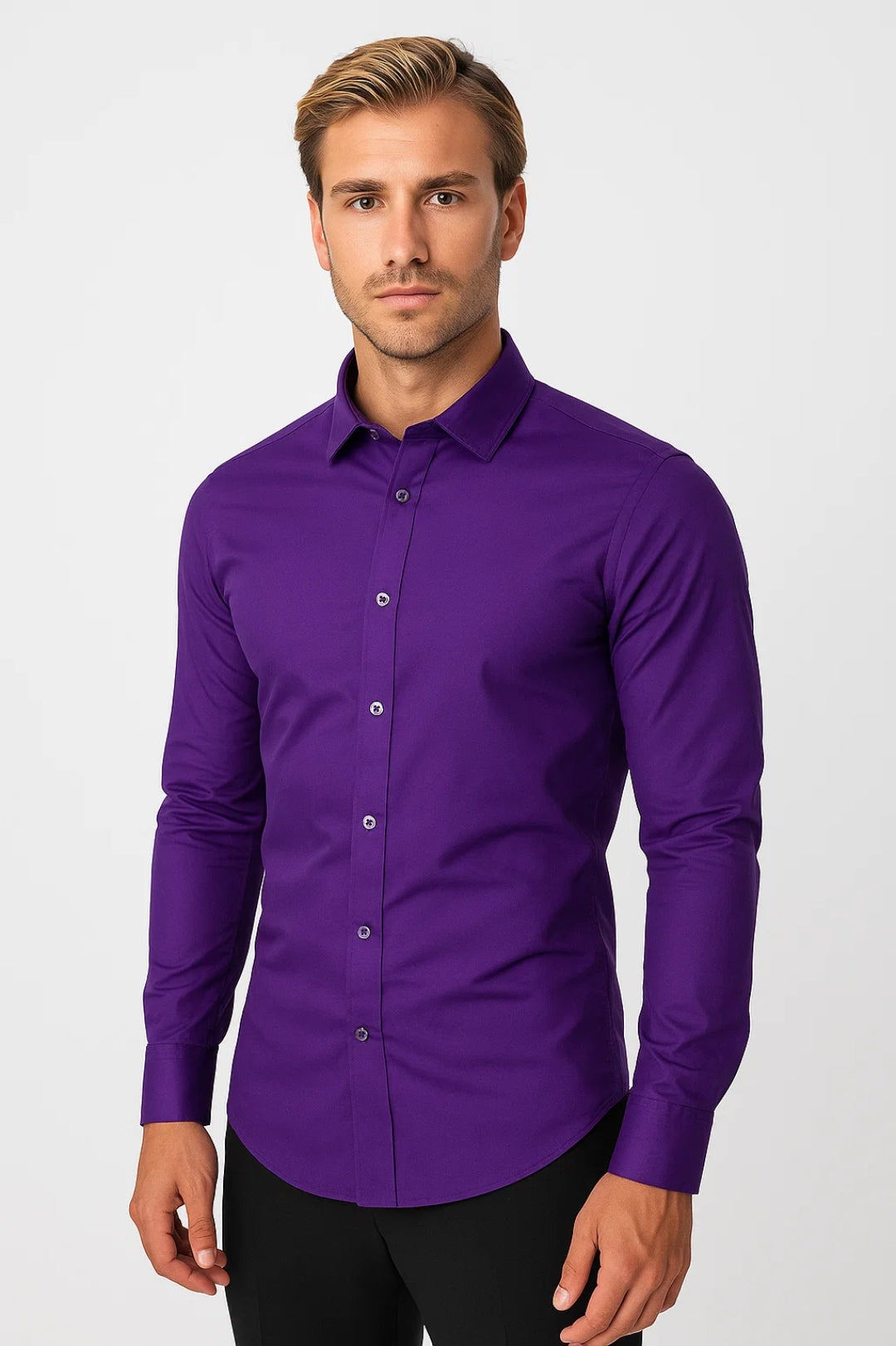 Chemise ajustée en tissu extensible, col boutonné ouvert, silhouette slim homme