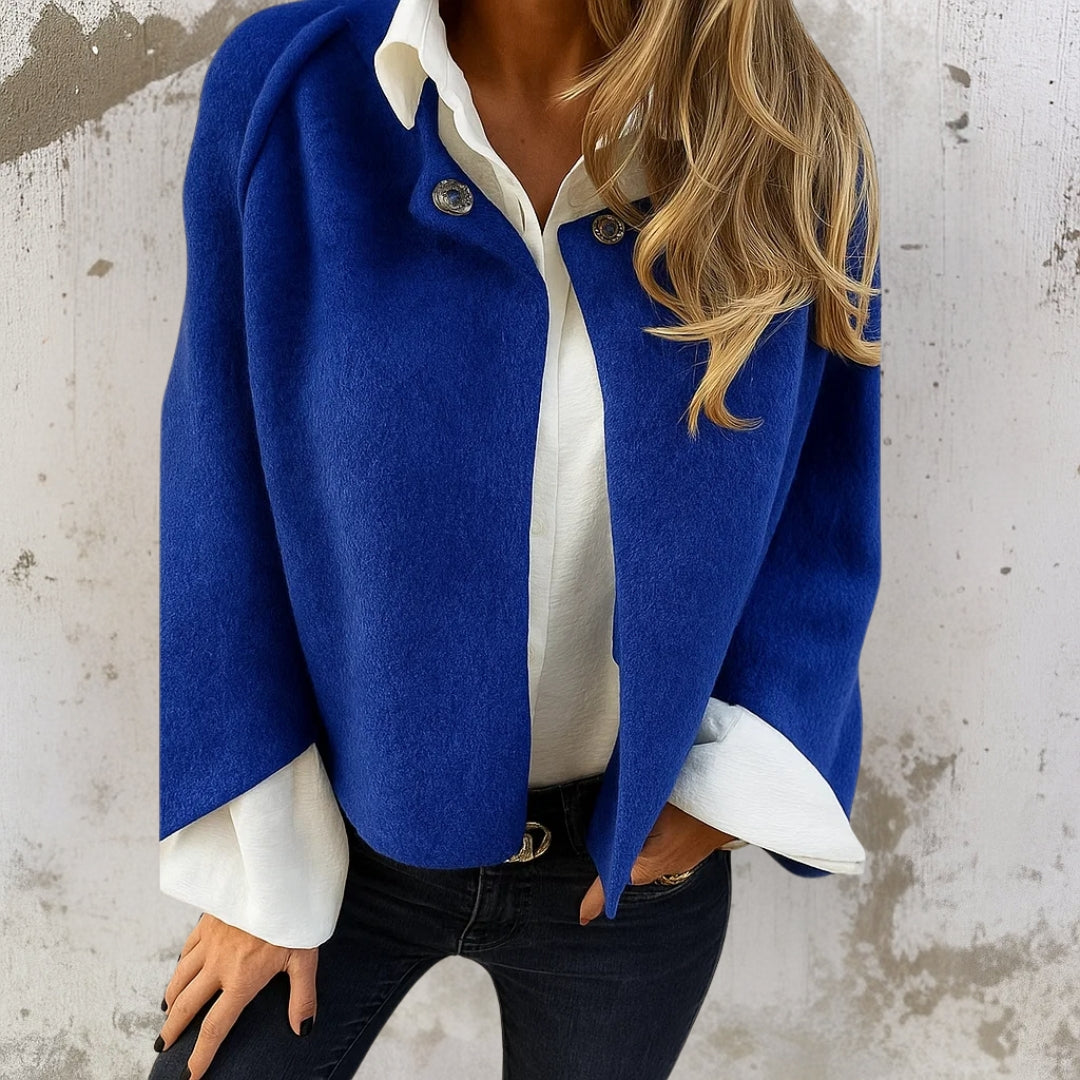 Tenue chic femme avec gilet et pantalon noir