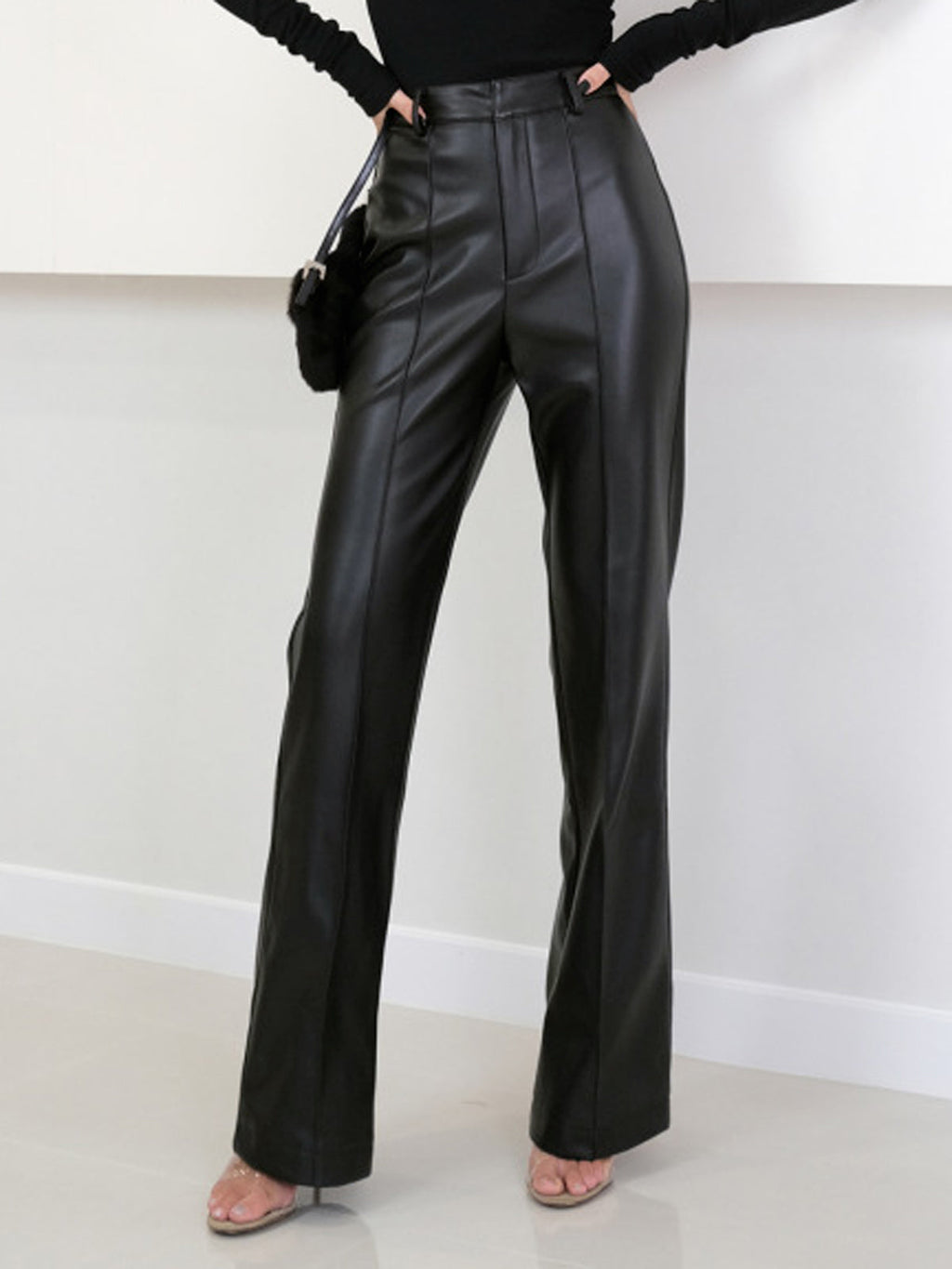 Pantalon en similicuir taille haute avec coupe droite