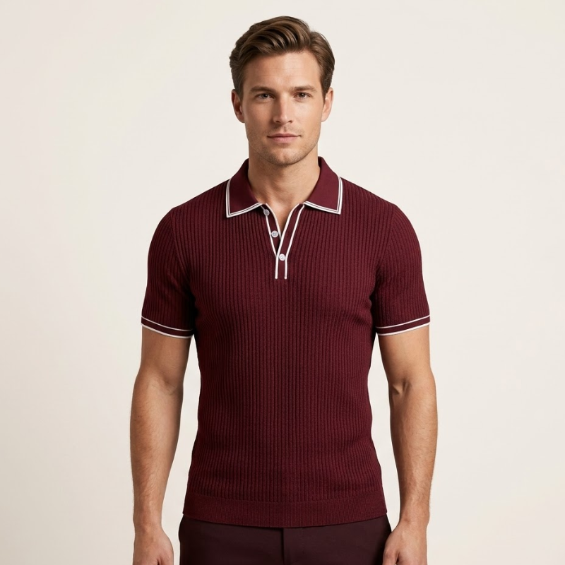 Polo en maille côtelée avec patte de boutonnage contrastée, vue rapprochée