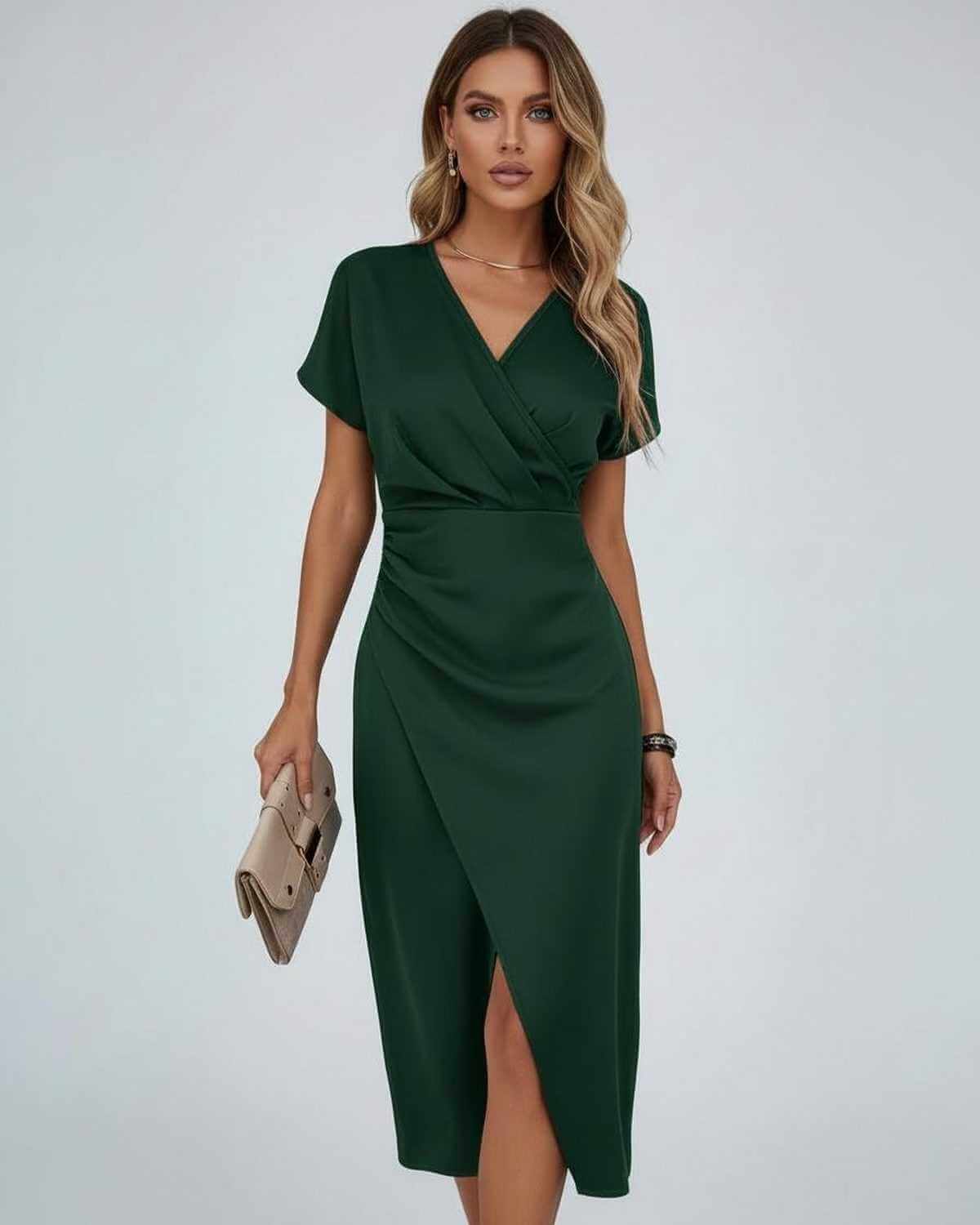 Robe midi drapée à col V et manches courtes, coupe ajustée avec fente frontale