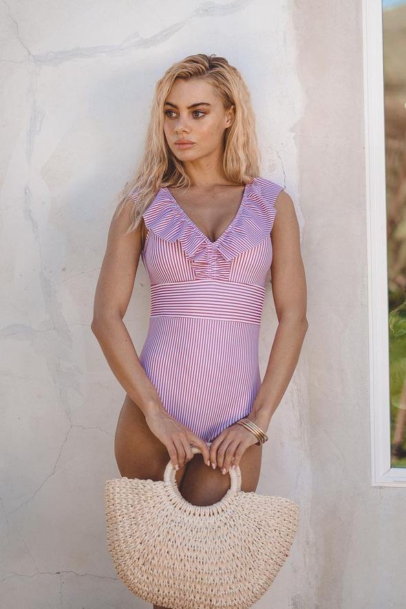 Maillot de bain une pièce à imprimé vintage, encolure à volants, taille marquée, femme
