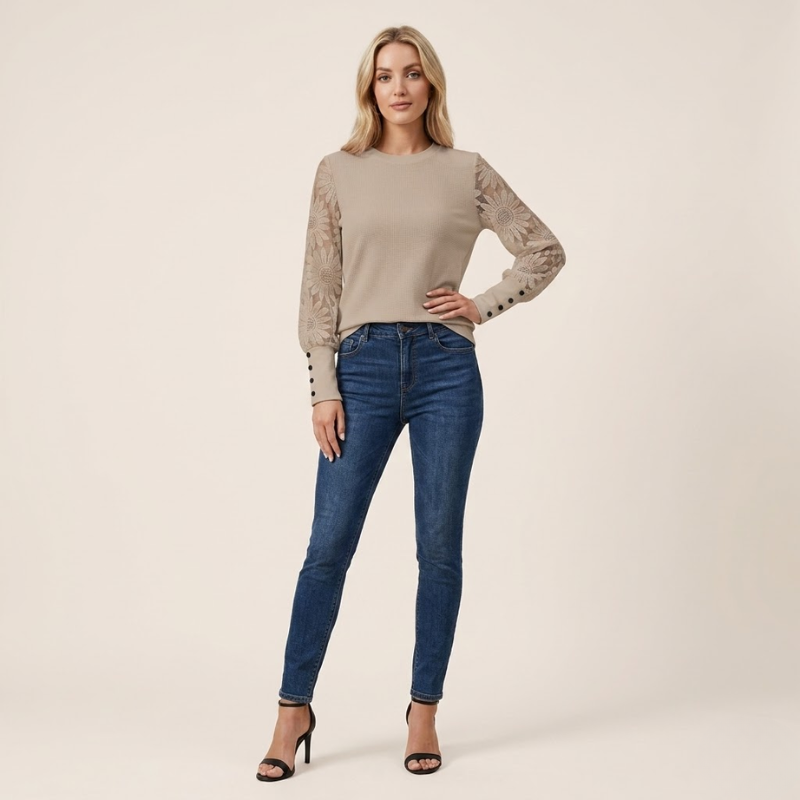 Top femme en maille avec manches en dentelle, vue de face
