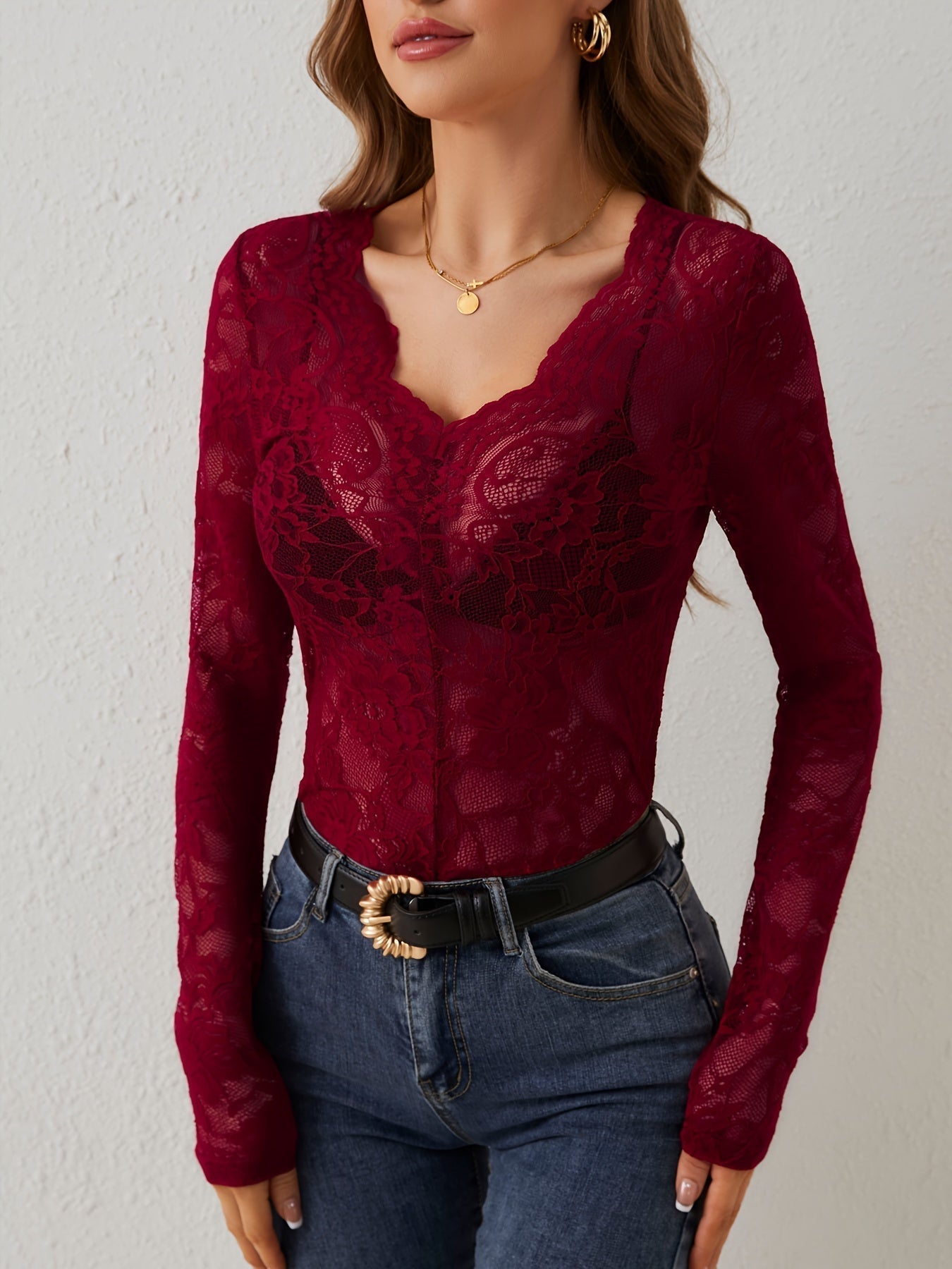Body en dentelle florale à col en V et manches longues, coupe ajustée